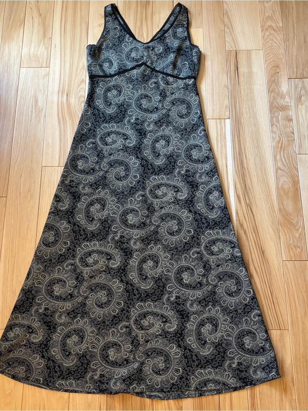 Vintage Y2K Old Navy Paisley Patterned Black V Neck Maxi Dress